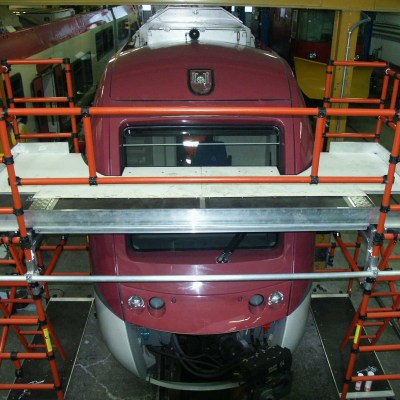 FIBERGLASS SCAFFOLDS GENEX UNITEC CON SPAN400 101 TRAIN MAINTENANCE