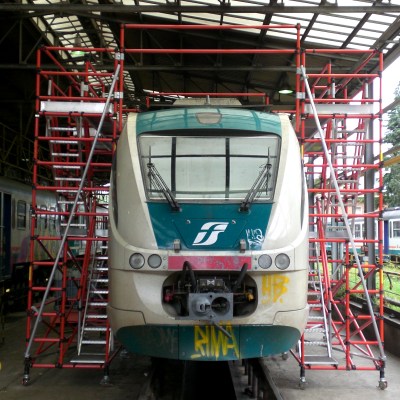 FIBERGLASS SCAFFOLDS GENEX UNITEC CON SPAN400 102 TRAIN MAINTENANCE