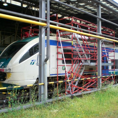 FIBERGLASS SCAFFOLDS GENEX UNITEC CON SPAN400 103 TRAIN MAINTENANCE