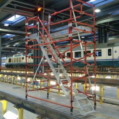 FIBERGLASS SCAFFOLDS GENEX UNITEC CON SPAN400 99 TRAIN MAINTENANCE